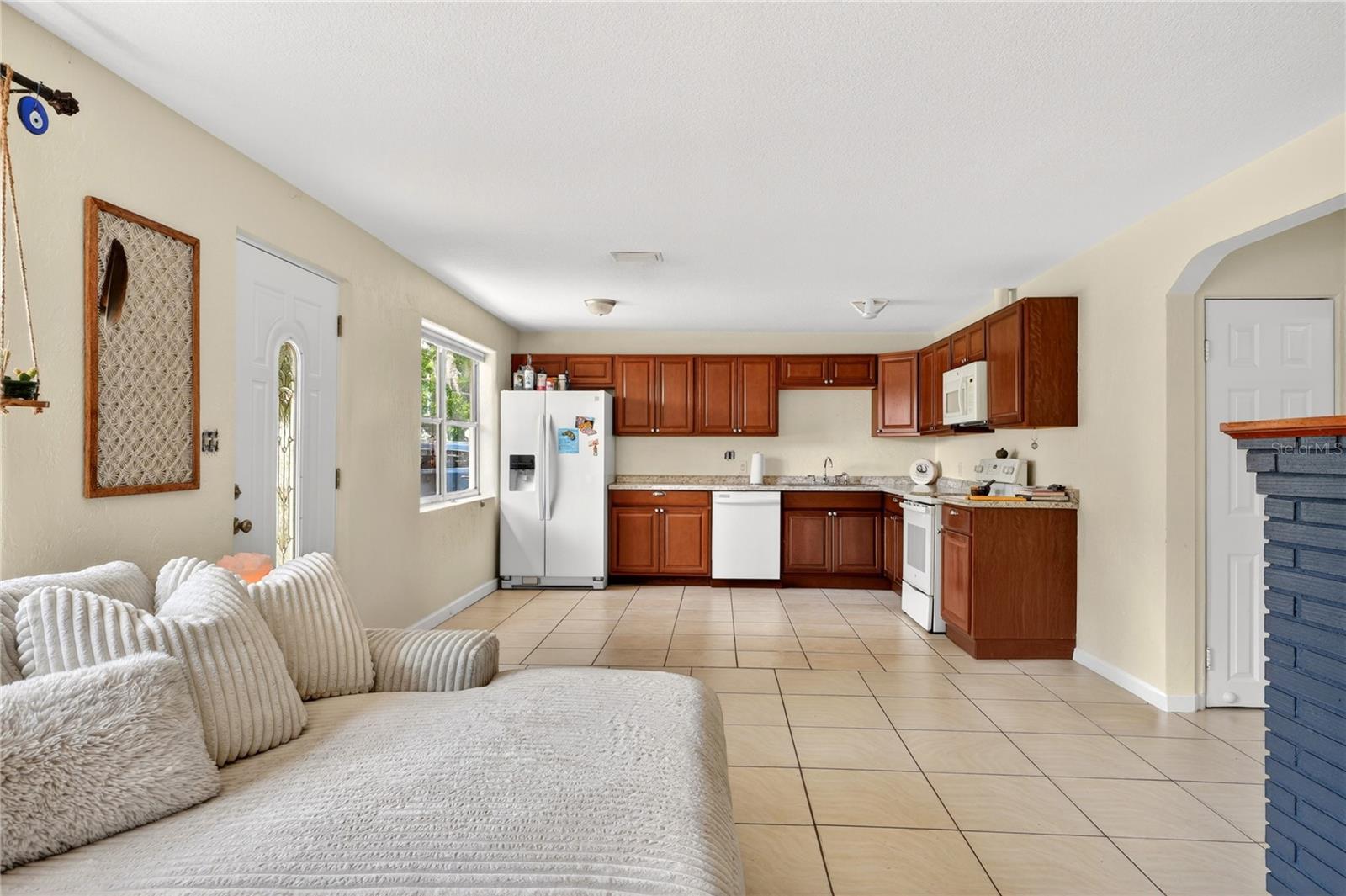 71 FAIRVIEW AVE