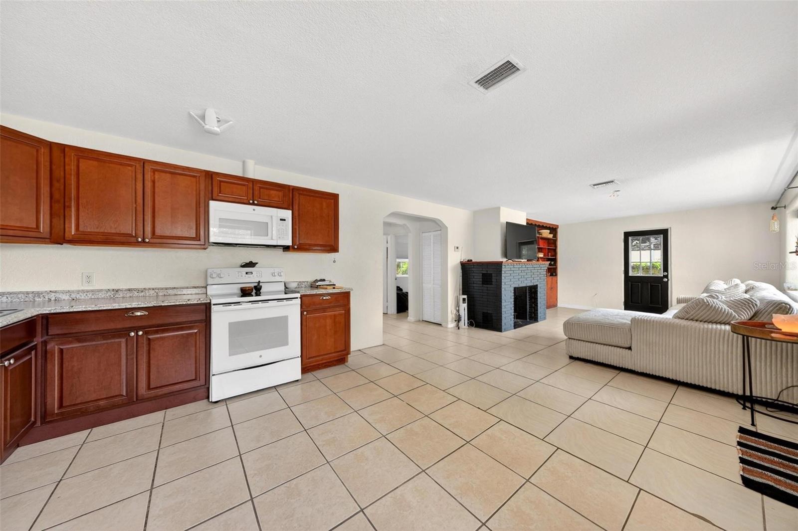 71 FAIRVIEW AVE