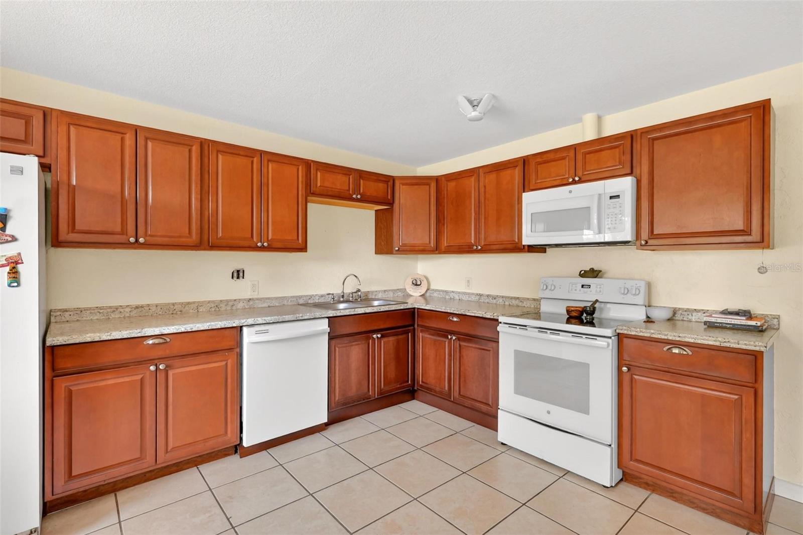 71 FAIRVIEW AVE