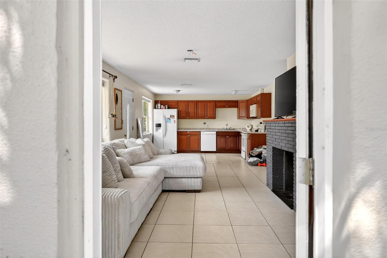 71 FAIRVIEW AVE
