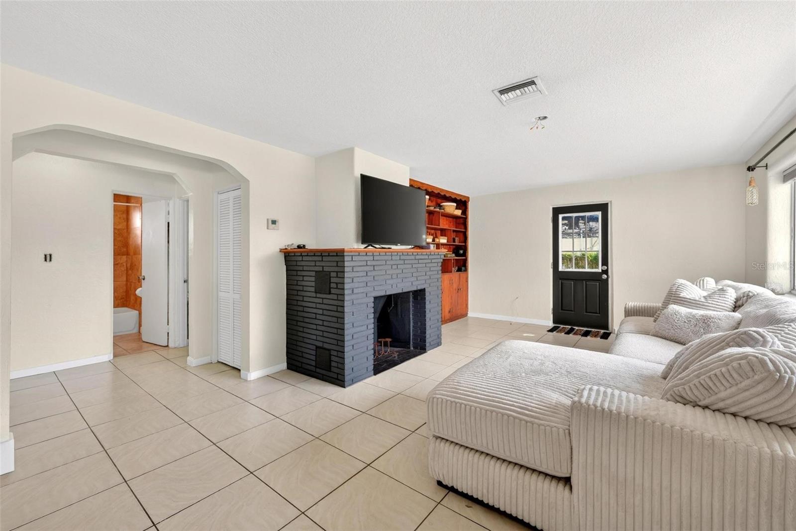 71 FAIRVIEW AVE