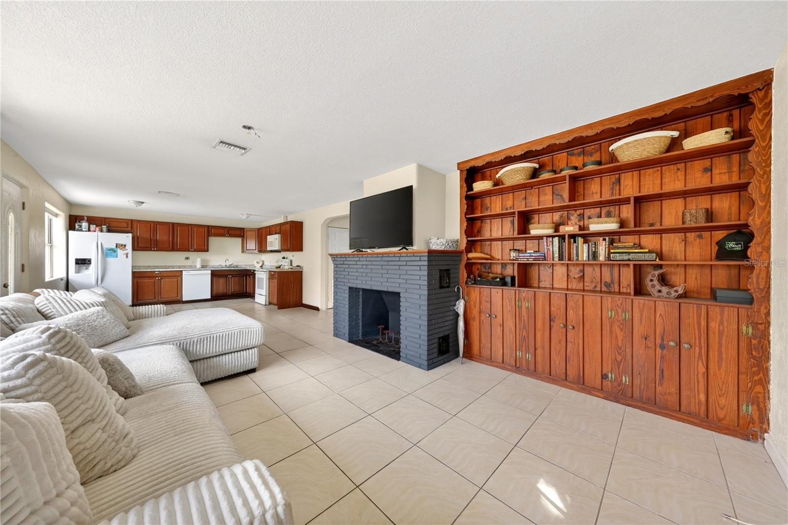 71 FAIRVIEW AVE