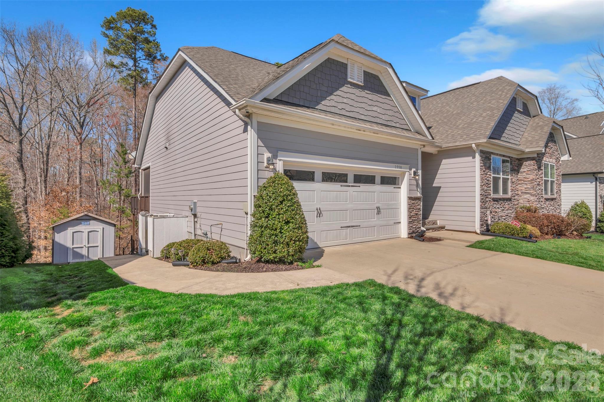 1550 Robinson Oaks Drive
