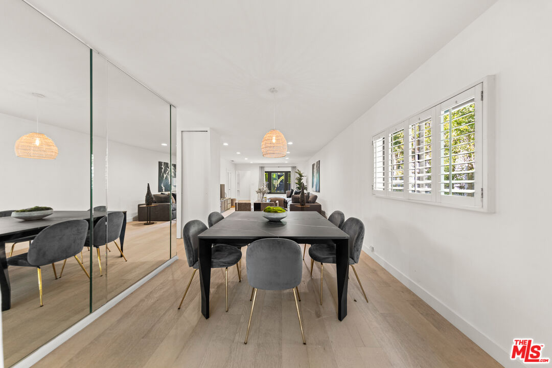 Grove Lumina, Ashcroft Ave, 90048