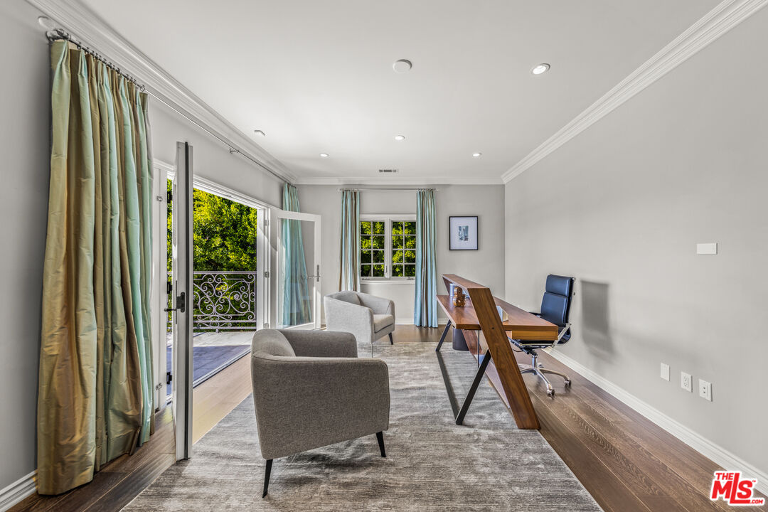 View Cascade, Kings Ct, 90077