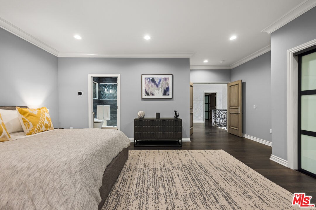 View Cascade, Kings Ct, 90077