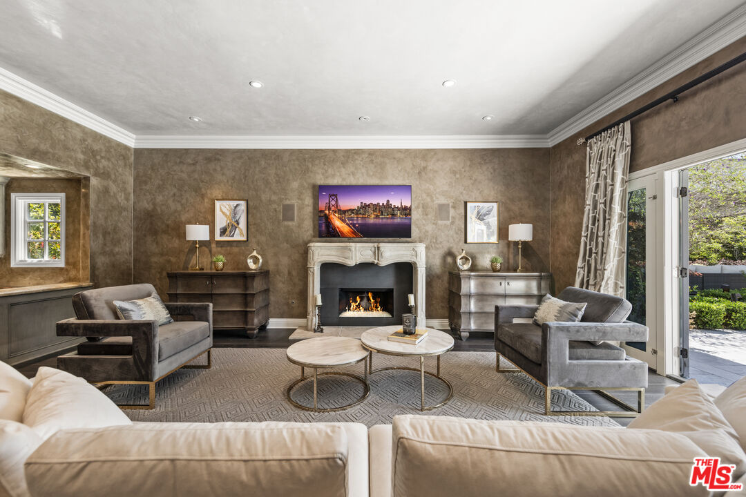 View Cascade, Kings Ct, 90077