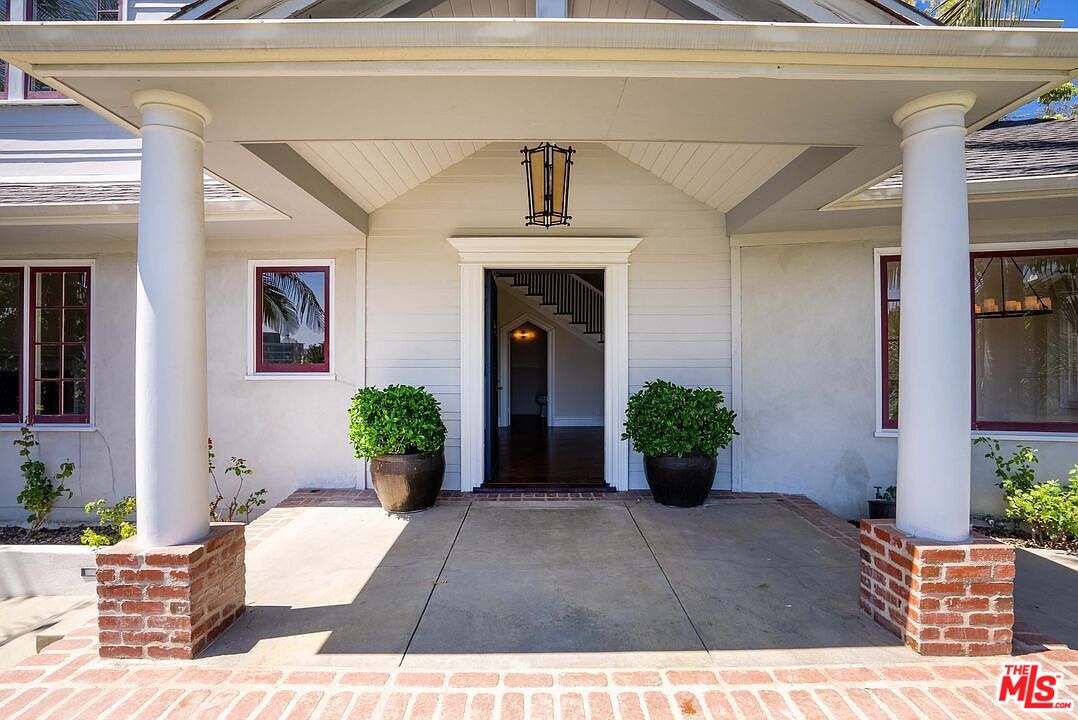 1933 Orchid Ave