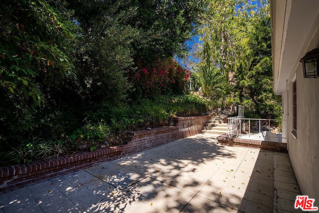 1933 Orchid Ave