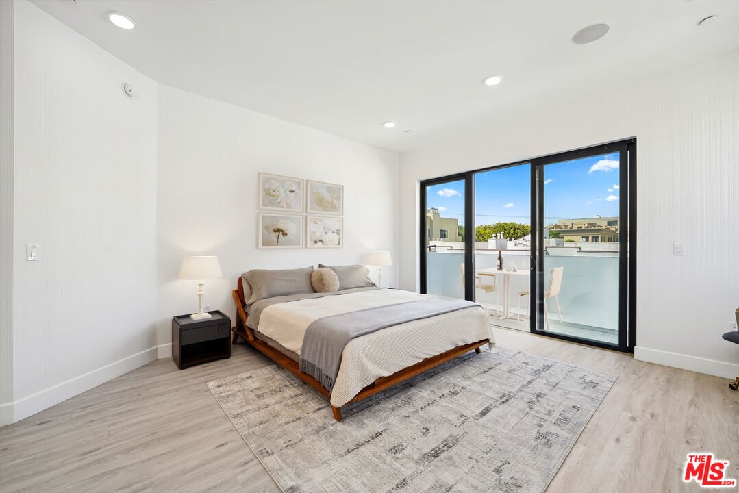 137 N Doheny Dr Unit: 2, 90048
