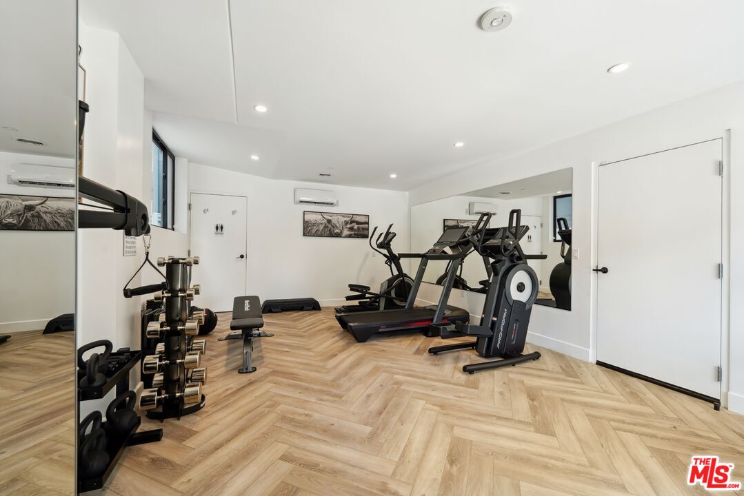 137 N Doheny Dr Unit: 2, 90048