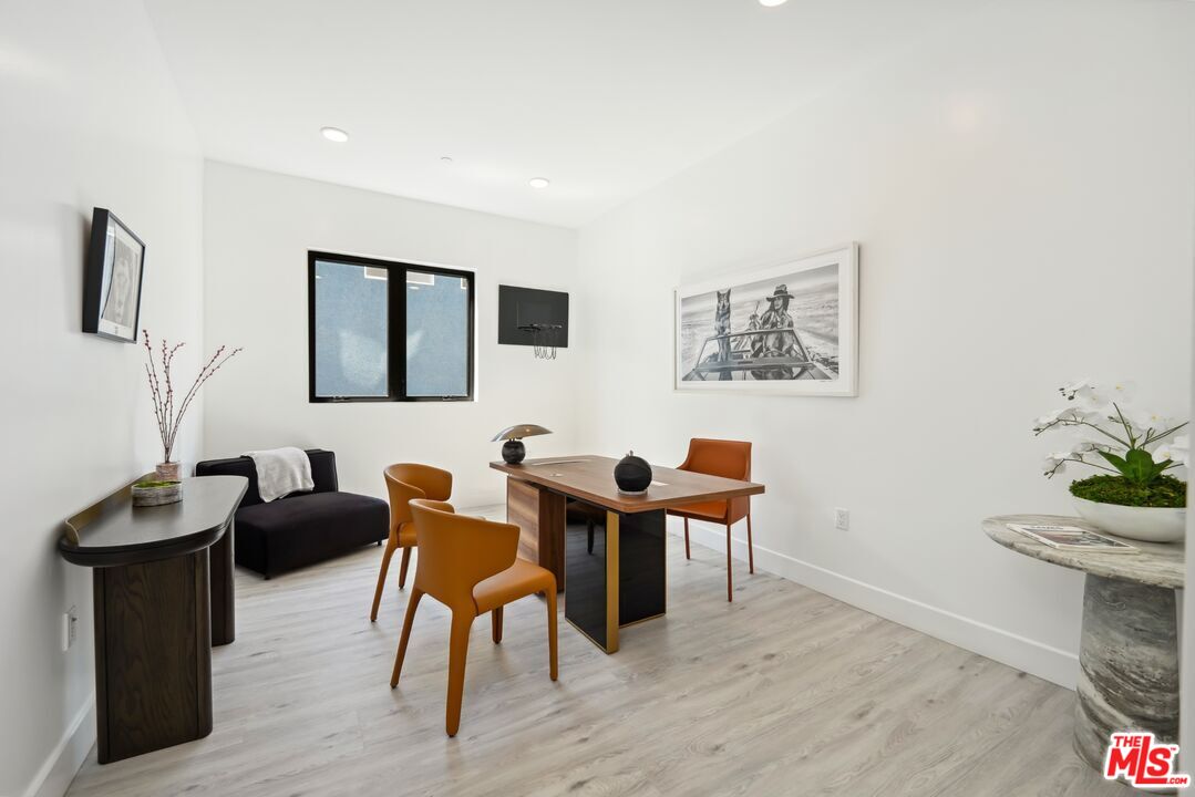 137 N Doheny Dr Unit: 2, 90048