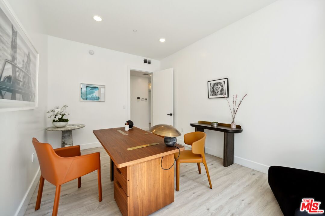 137 N Doheny Dr Unit: 2, 90048