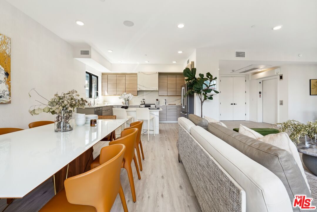 137 N Doheny Dr Unit: 2, 90048