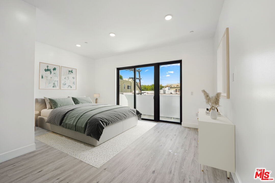 137 N Doheny Dr Unit: 2, 90048