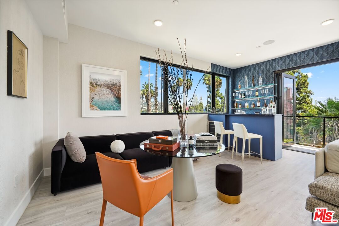 137 N Doheny Dr Unit: 2, 90048