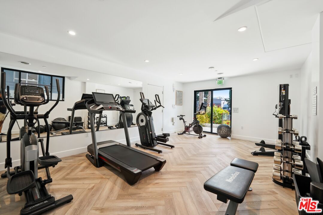 137 N Doheny Dr Unit: 2, 90048