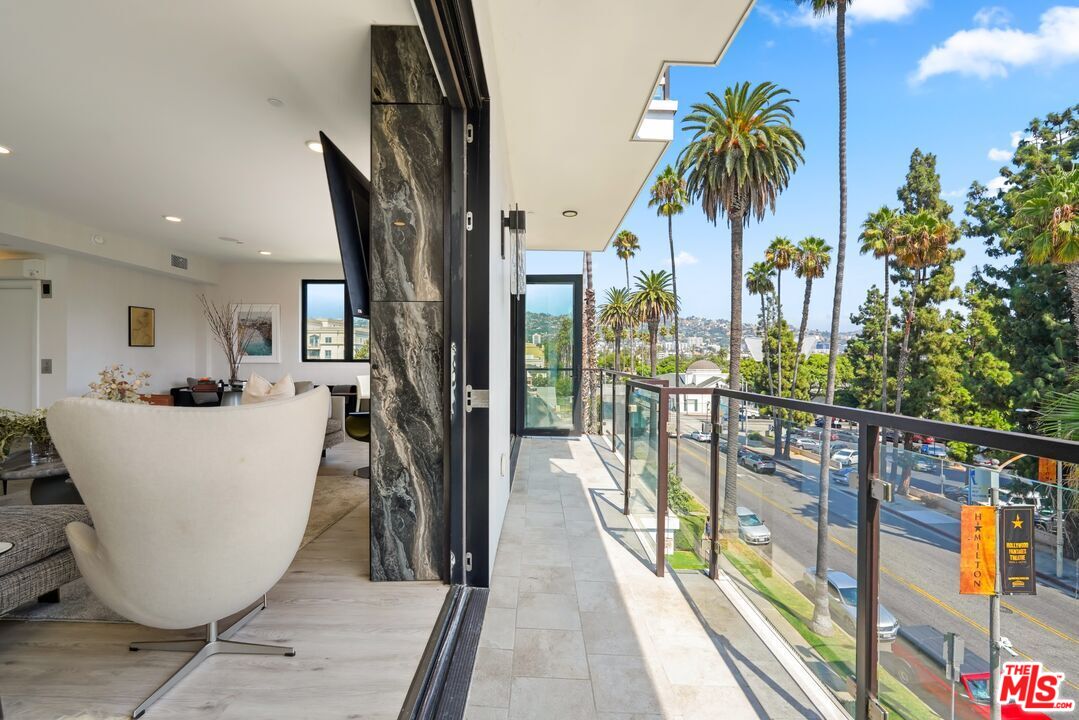 137 N Doheny Dr Unit: 2, 90048