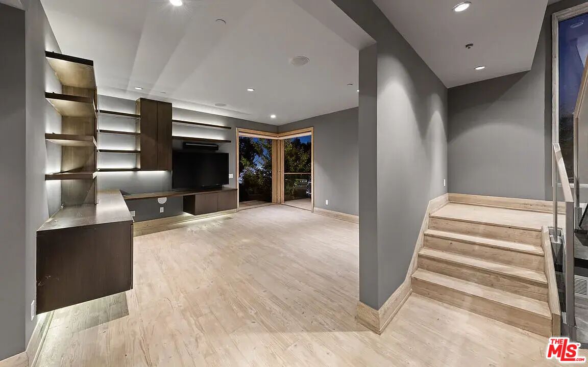 1600 Viewmont Dr