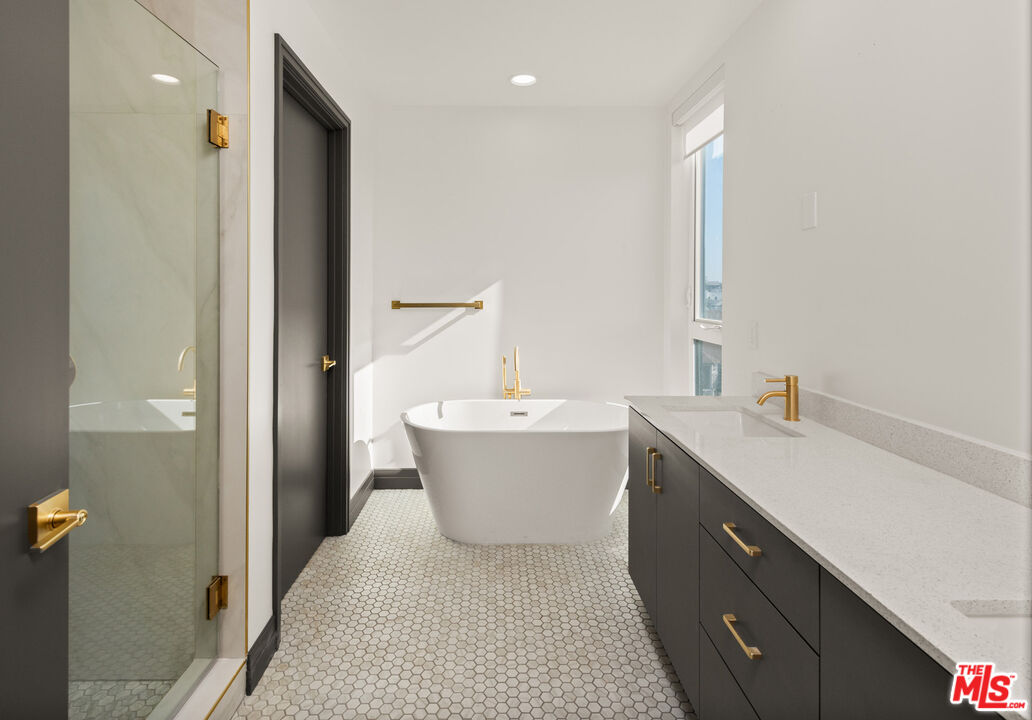 118 N Orlando Ave Unit: 302