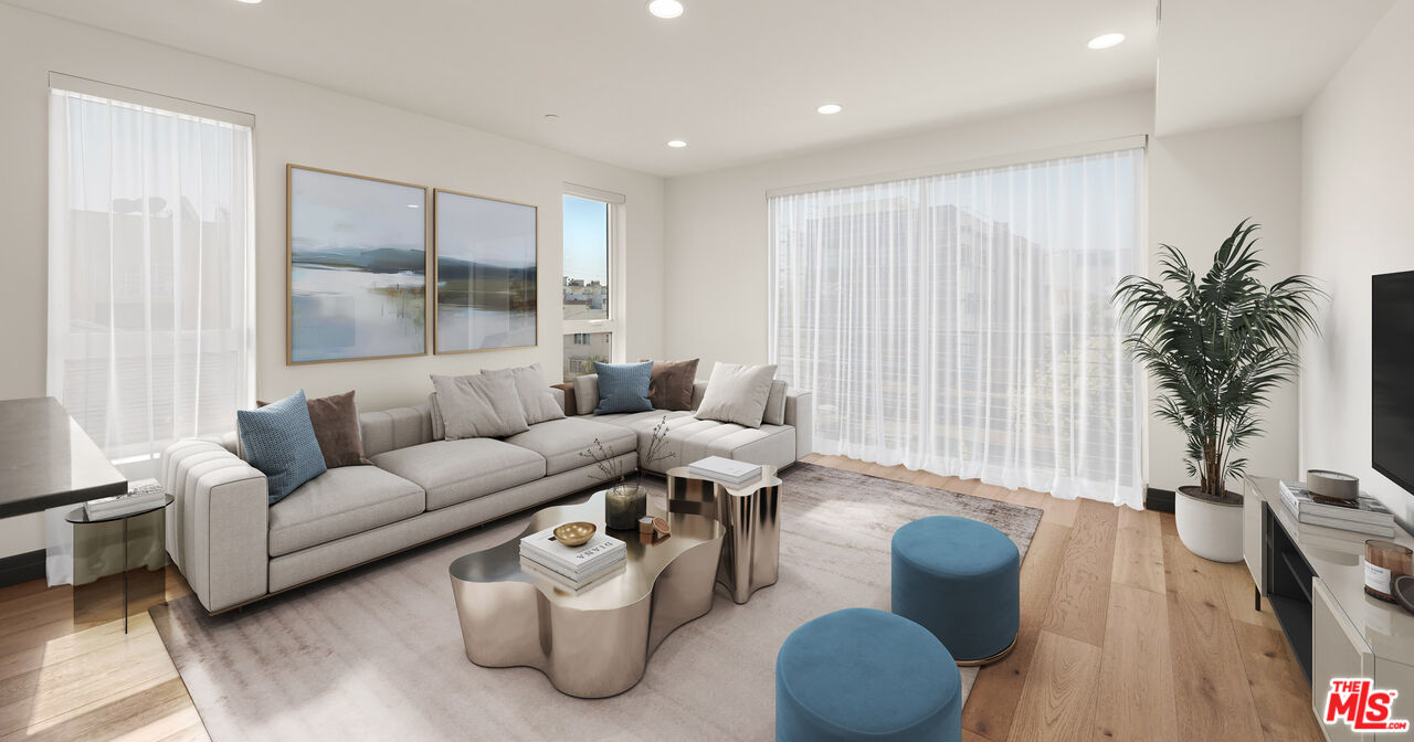 N Orlando Ave, 90048