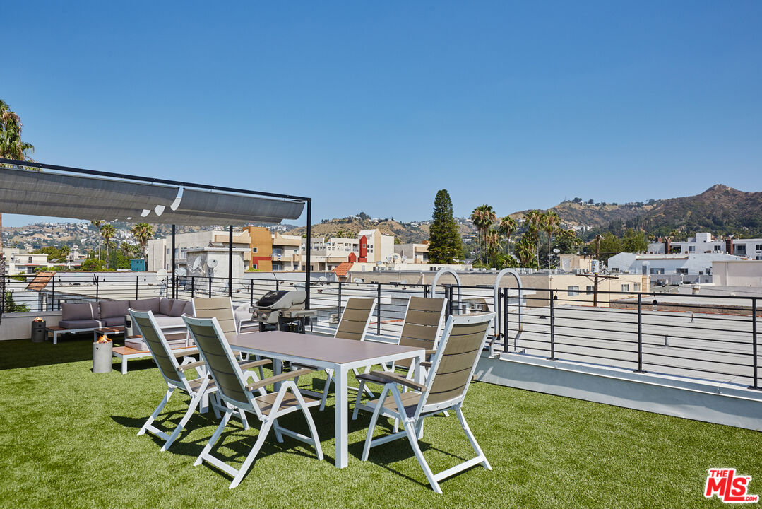 Amber Park, N Fuller Ave, 90046