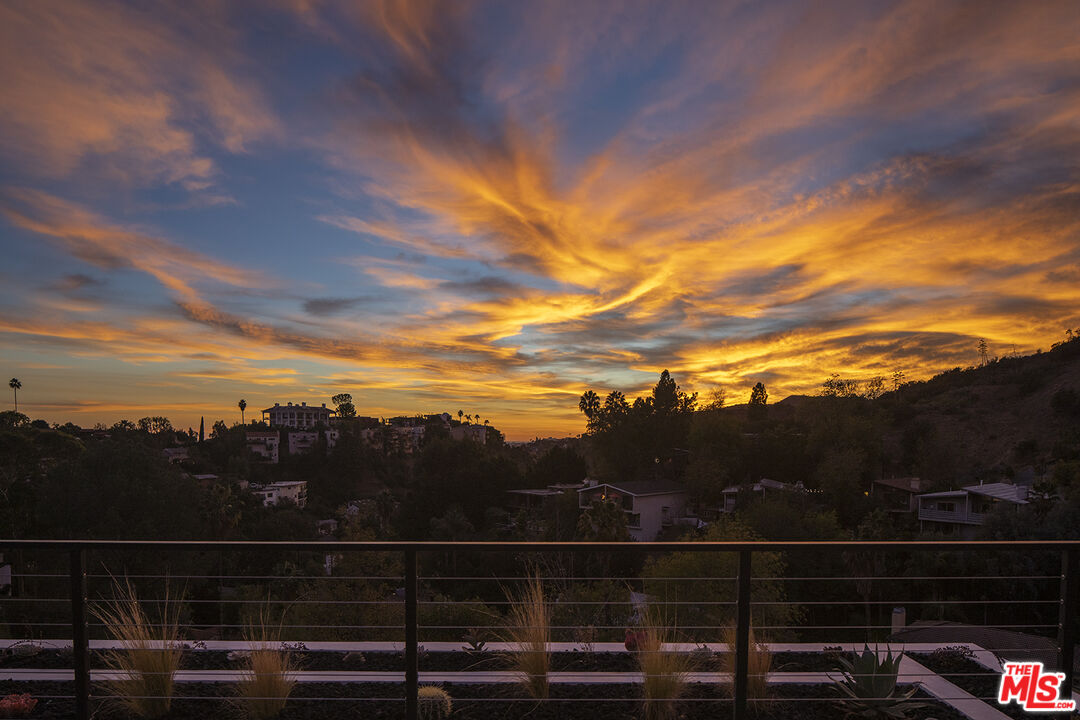 Sanctuary Crown, Hargrave Dr, 90068