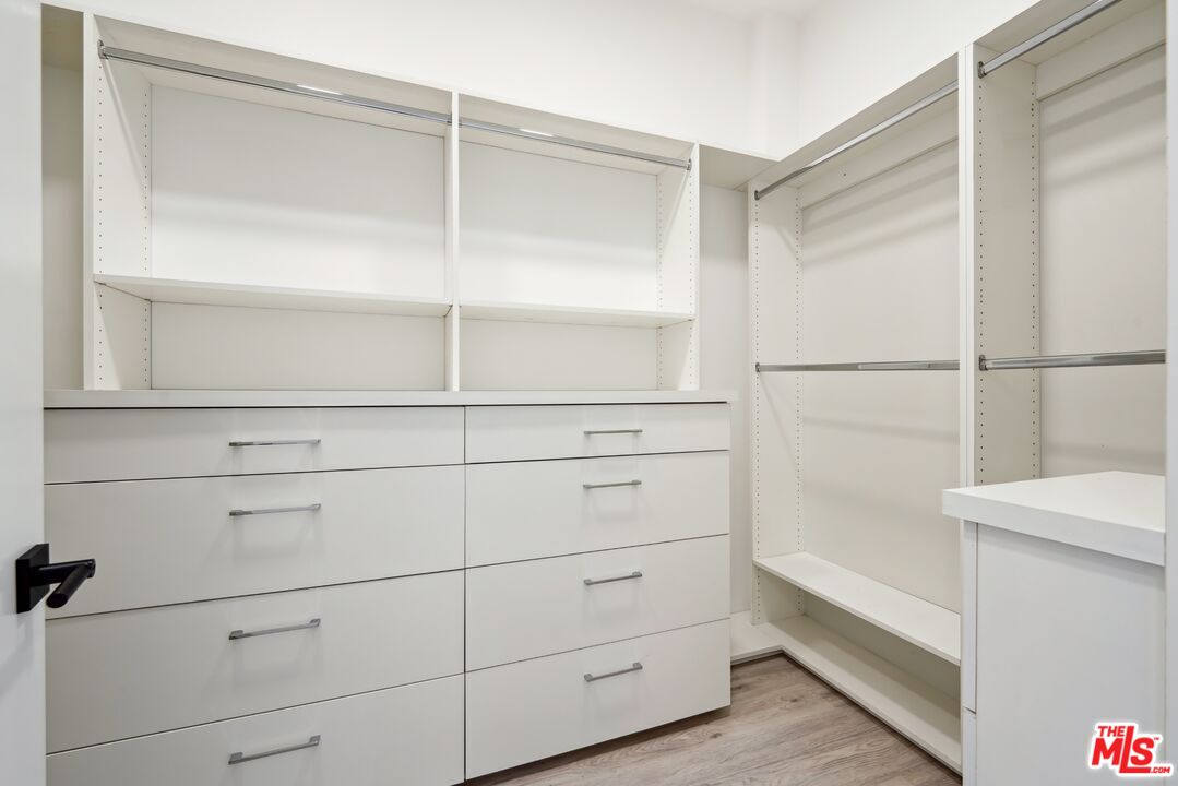 137 N Doheny Dr Unit: 3