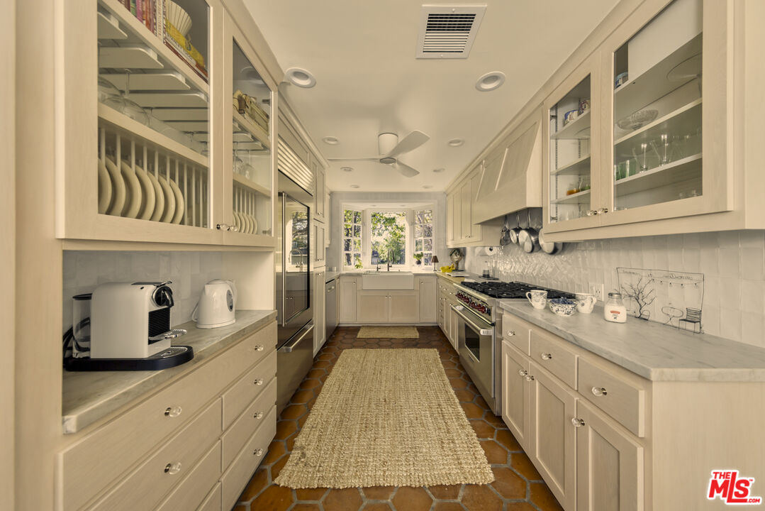 13166 Valley Vista Blvd