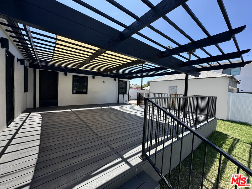 1901 S Point View St