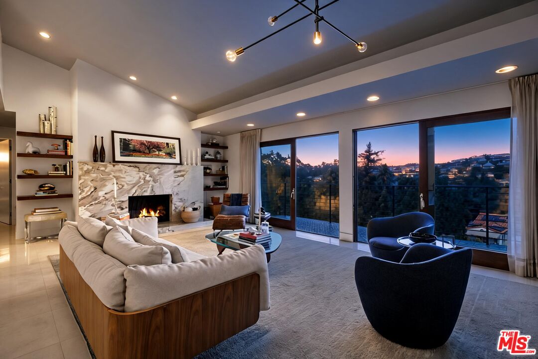 2035 De Mille Dr