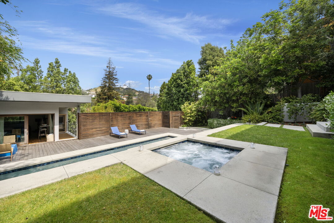 2035 De Mille Dr