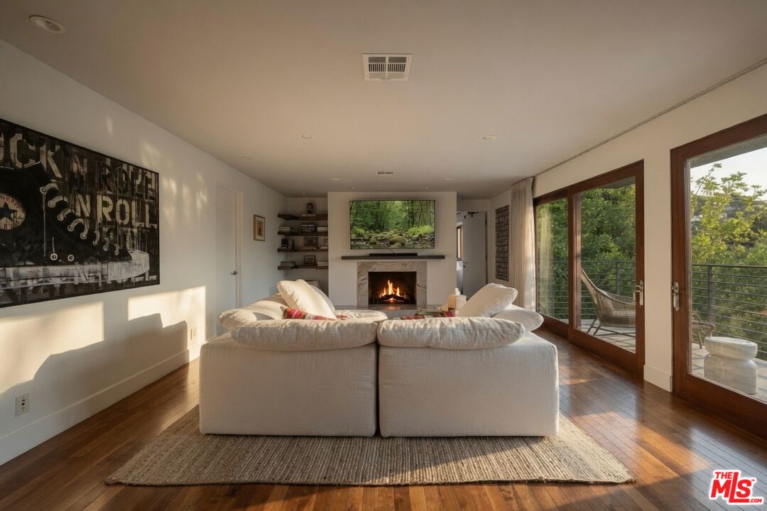 2035 De Mille Dr