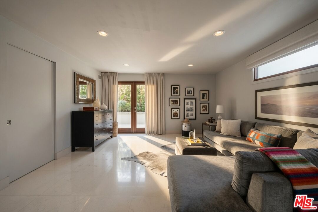2035 De Mille Dr