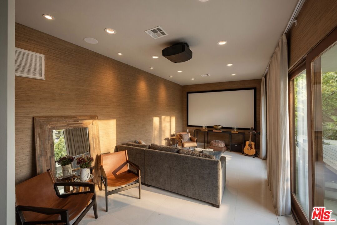 2035 De Mille Dr