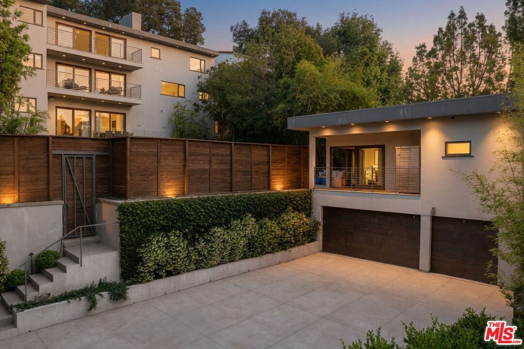 2035 De Mille Dr