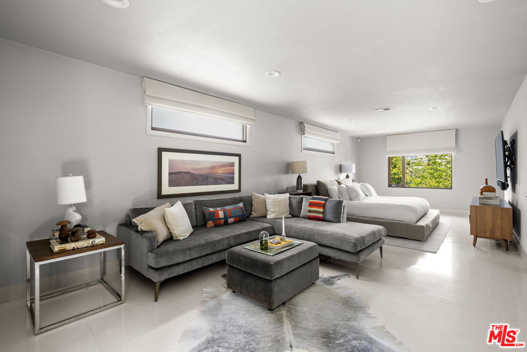 2035 De Mille Dr