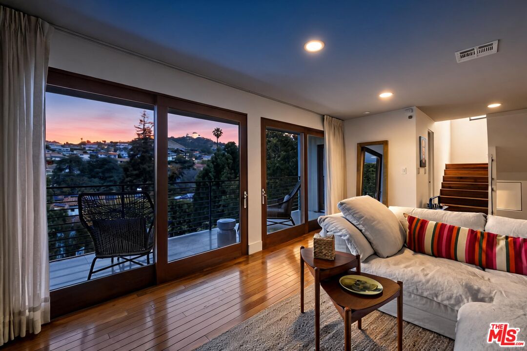 2035 De Mille Dr