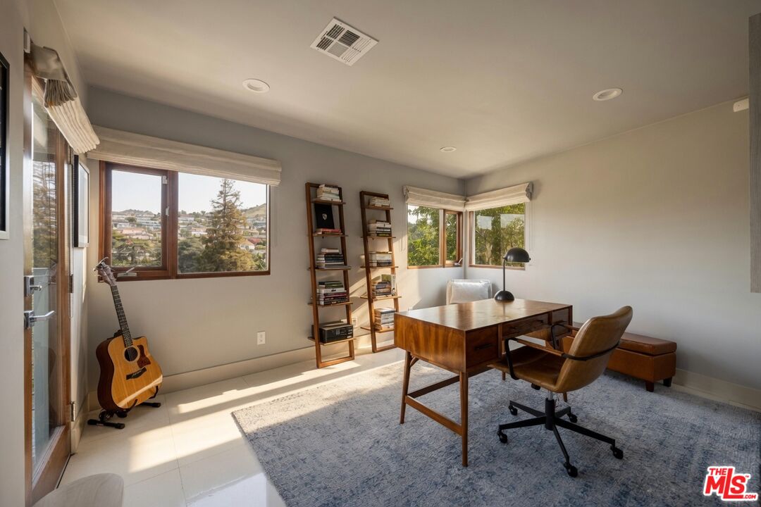 2035 De Mille Dr