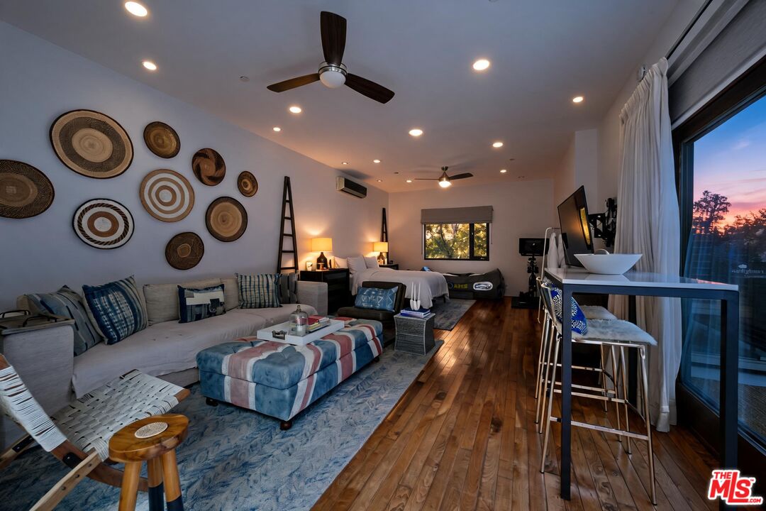 2035 De Mille Dr