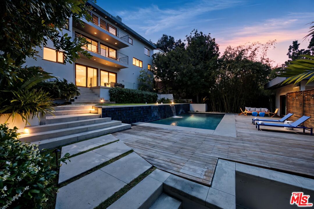 2035 De Mille Dr