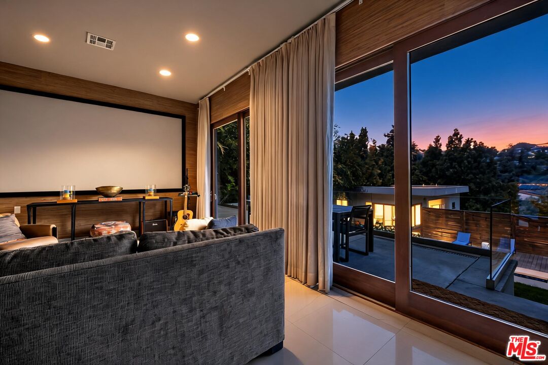 2035 De Mille Dr