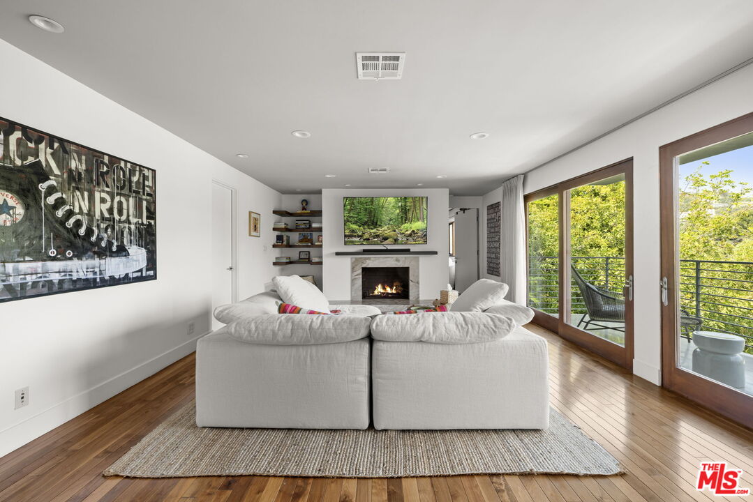 2035 De Mille Dr