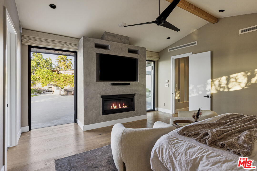 2715 Edwin Pl
