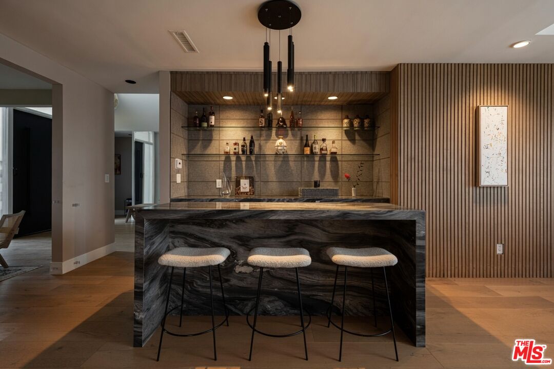 2715 Edwin Pl
