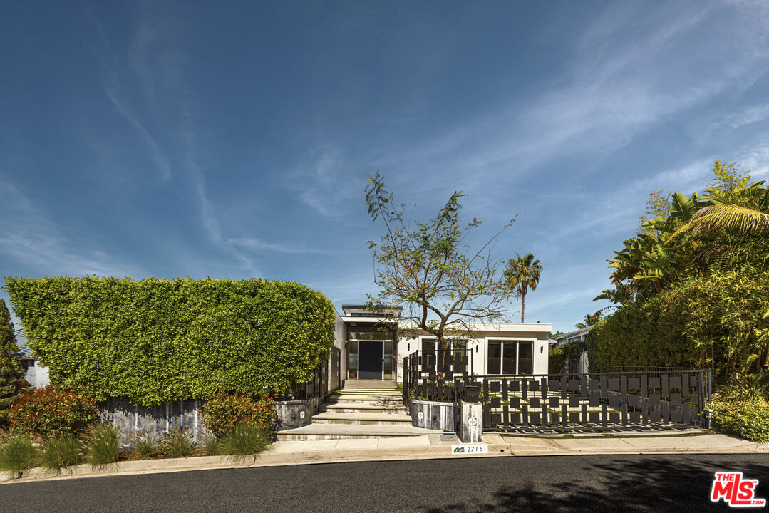 2715 Edwin Pl