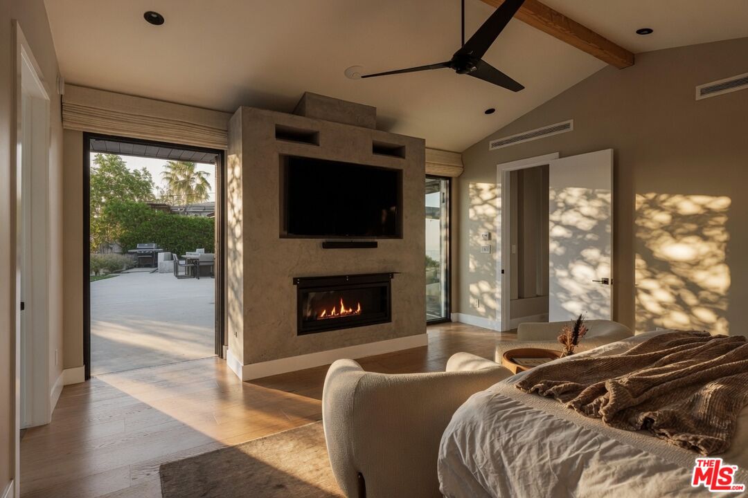 2715 Edwin Pl