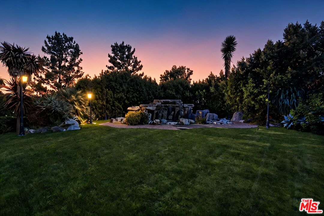 2374 Earls Ct