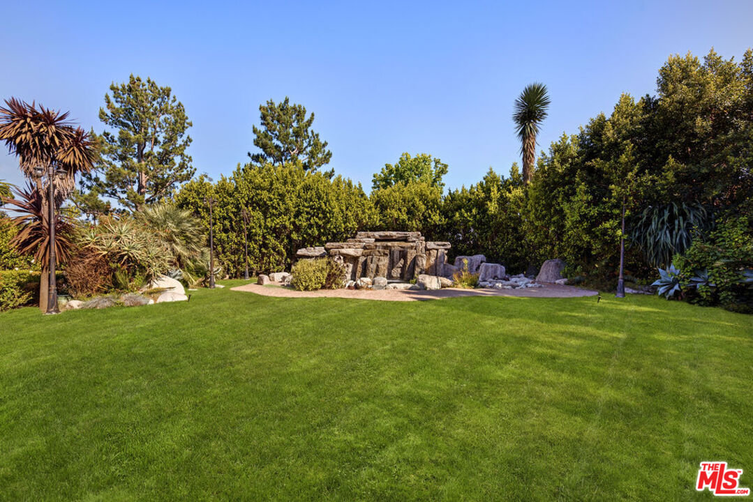 2374 Earls Ct