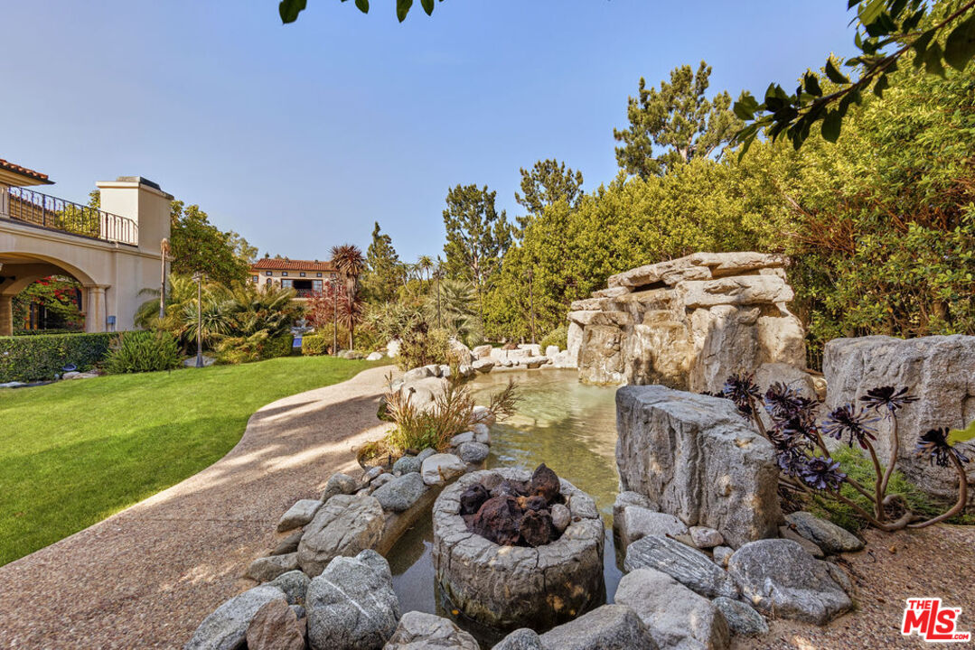 2374 Earls Ct
